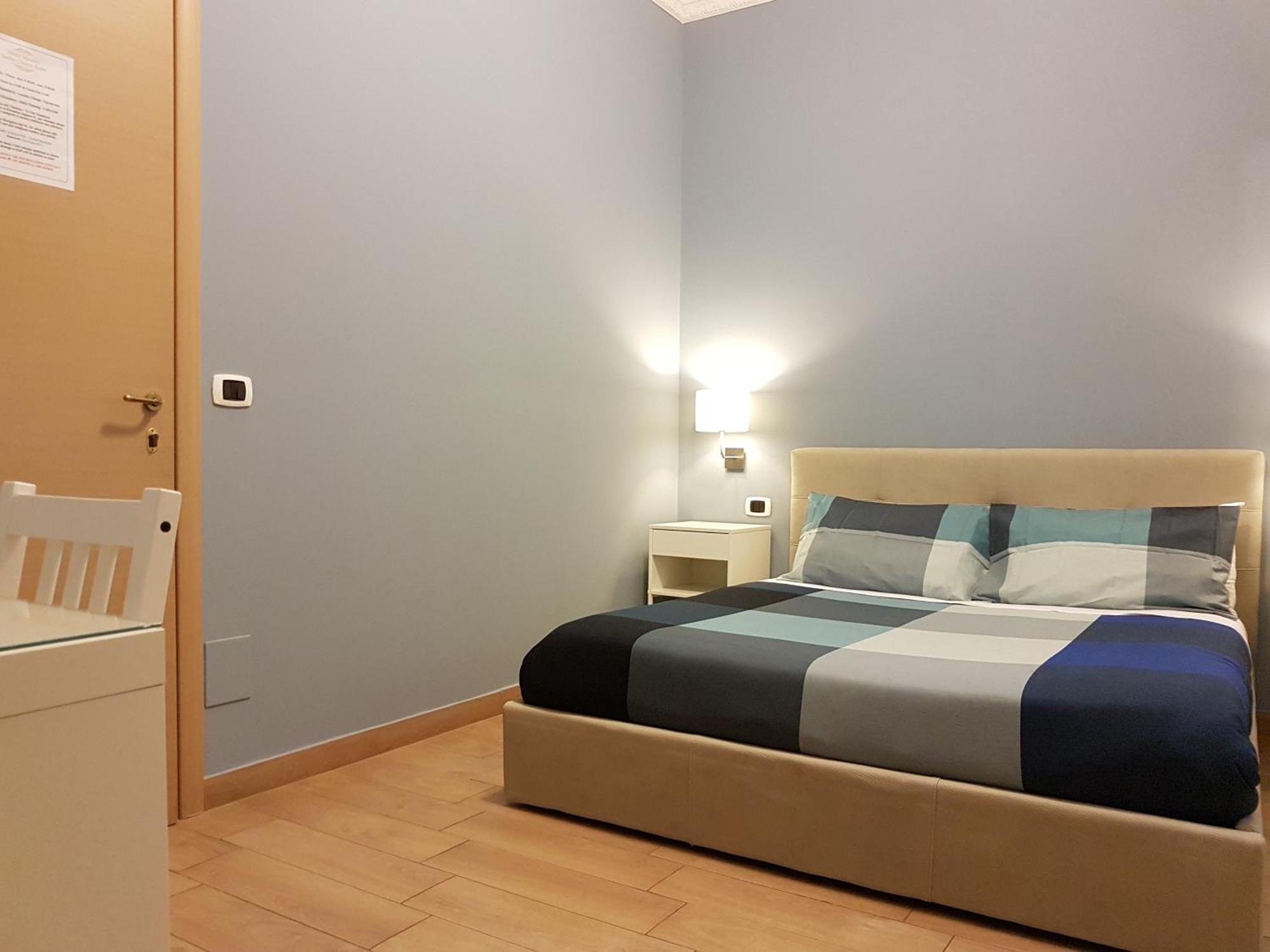 Hotel Meuble Santa Chiara Suite Neapel Exterior foto